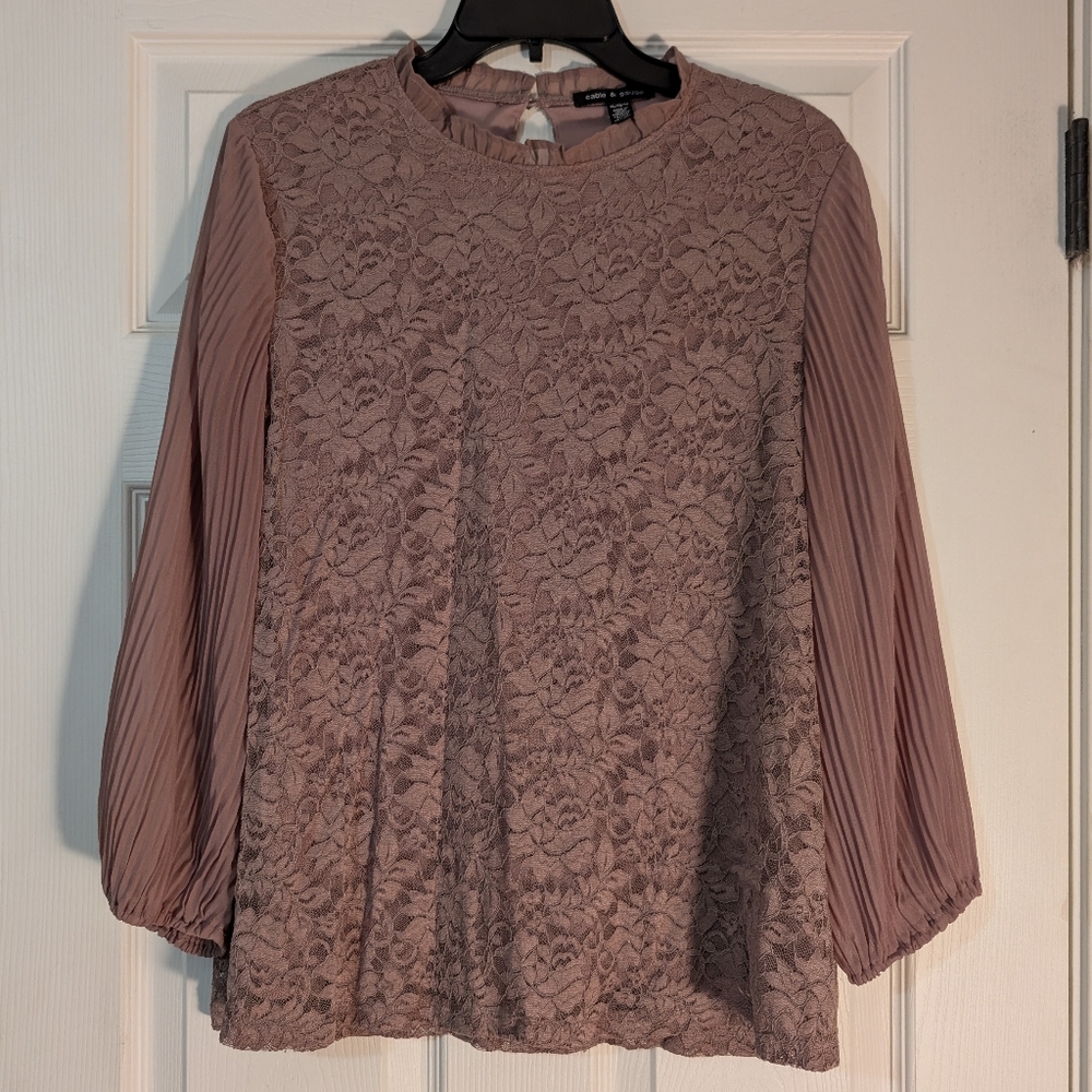 Cable & Gauge Lace Blouse With Keyhole Back Size XL - Picture 1 of 7